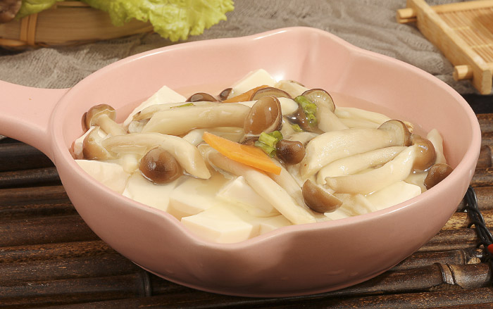 Tofu & Mushroom Hotpot: A Nourishing Vegetarian De